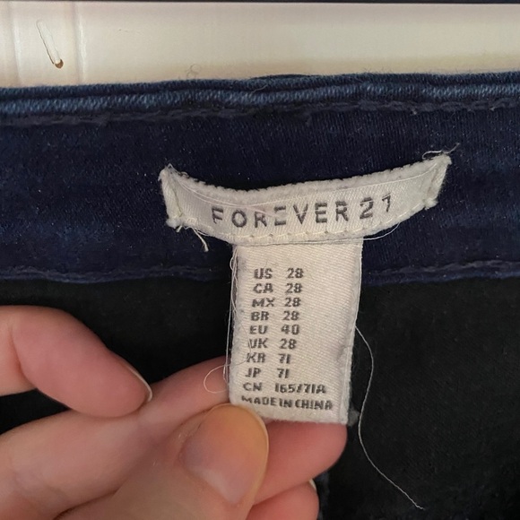 High-Waisted Forever 21 Dark Wash Jeans - Picture 4 of 4